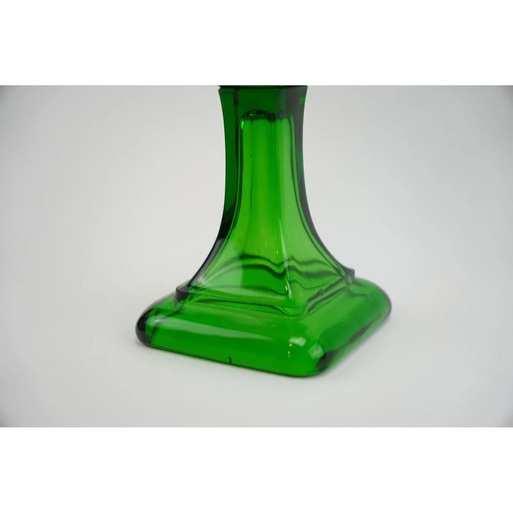 P&A‎ MFG Waterbury CONN Vintage Green Glass Oil Hurricane Kerosene Lamp Embossed